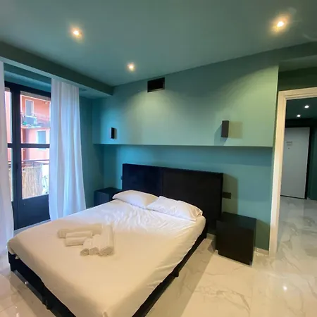 Apartment Vale House Near Rho Fair *
